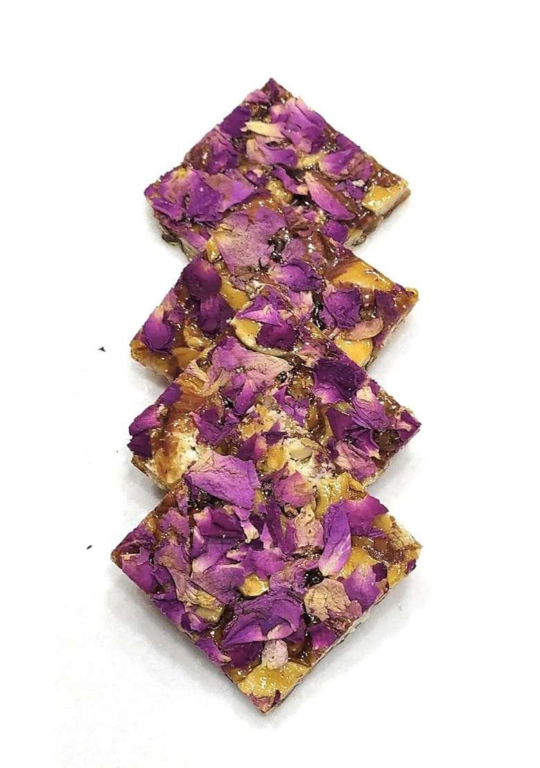 Haribhai Damodar Mithaiwala Rose Dryfruits Chikki Crisp Crunchy Individually Packed 250 Grams - Indya