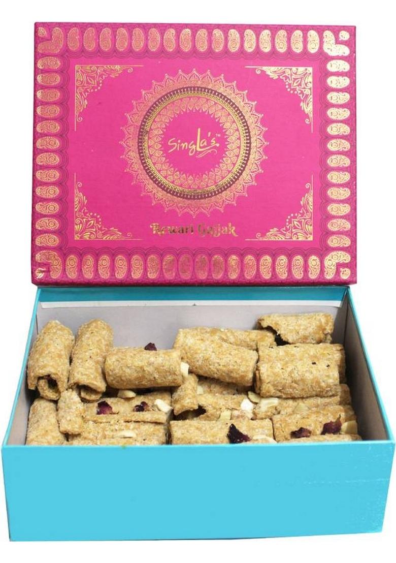 Singla Sweets Gur Roll 500G Dry Fruits Gajak Box 500 G