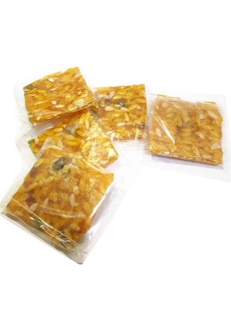 Singla Sweets Magaj Chikki 500G Gajak Plastic Bottle 500 G