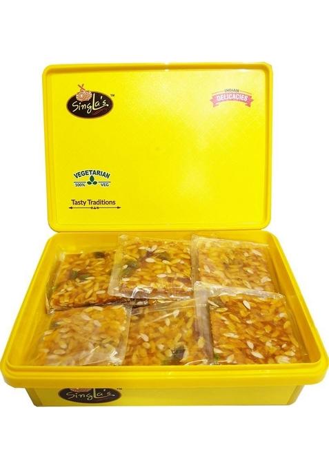 Singla Sweets Magaj Chikki 500G Gajak Plastic Bottle 500 G