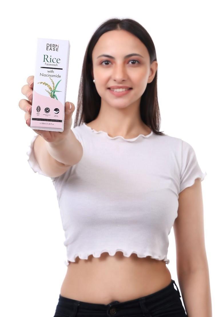 Dermease Rice Face Wash With Niacinamide For Nourish Skin 100 Ml