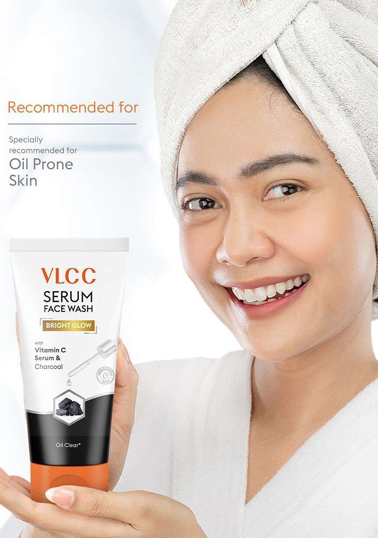 Vlcc Bright Glow Serum Face Wash With Vitamin C Charcoal 100Ml - Indya