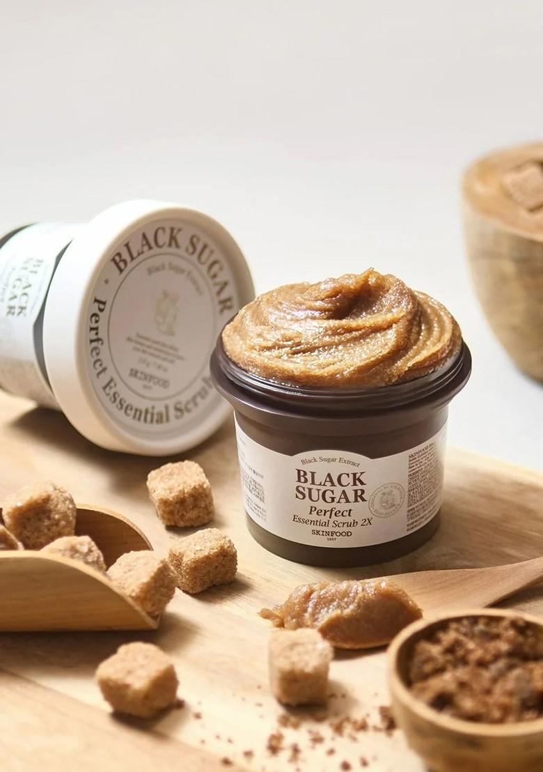 Skinfood Black Sugar Perfect Essential Scrub 2X With Rice Wine Macadamia Seed Oil 210G