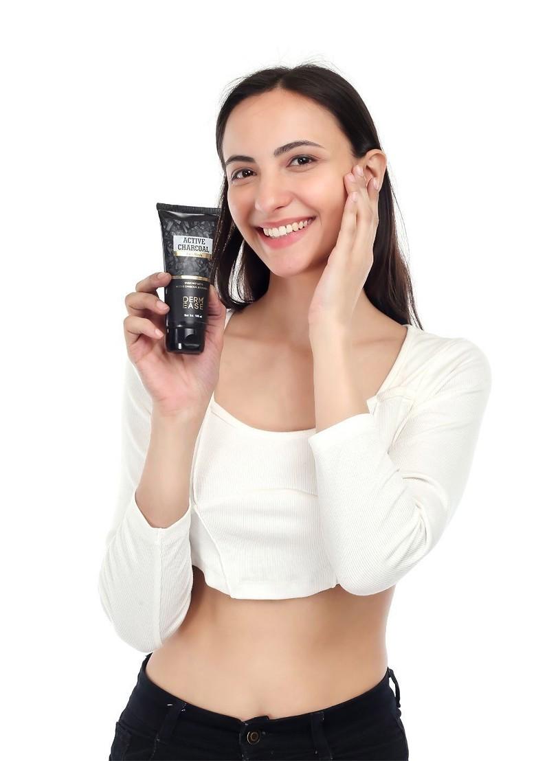 Dermease Active Charcoal Face Wash With Vitamin E 100 Ml