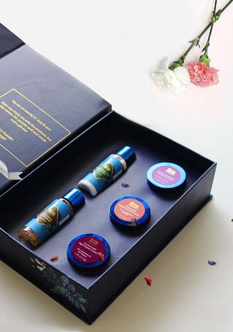 Blue Nectar 5 Pcs Face Cream Wash Scrub Lotion Lip Balm Gift Set