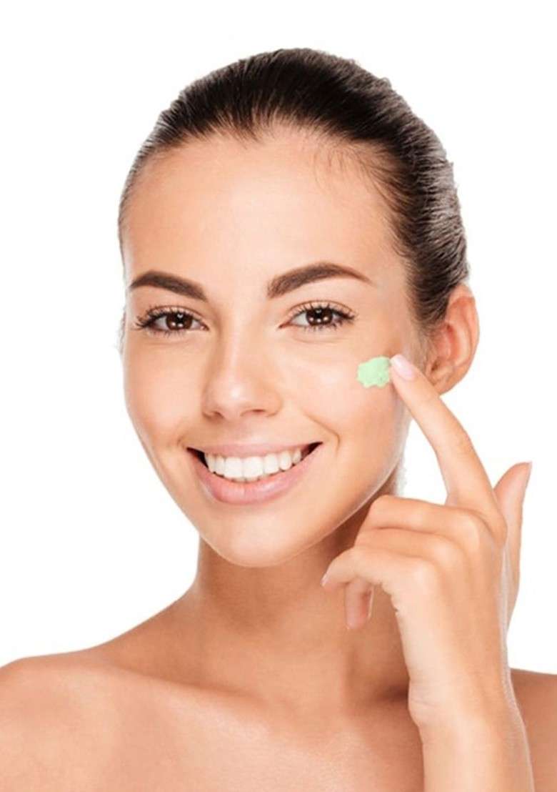 Glamour World Ayurvedic Glow Smooth Face Wash With Aloe Vera 100 Ml - Indya