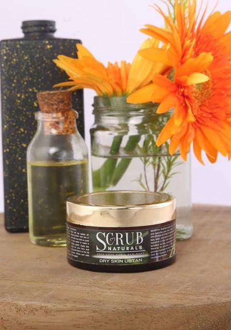 Scrub Naturals Dry Skin Ubtan With Vitamin C 100 G