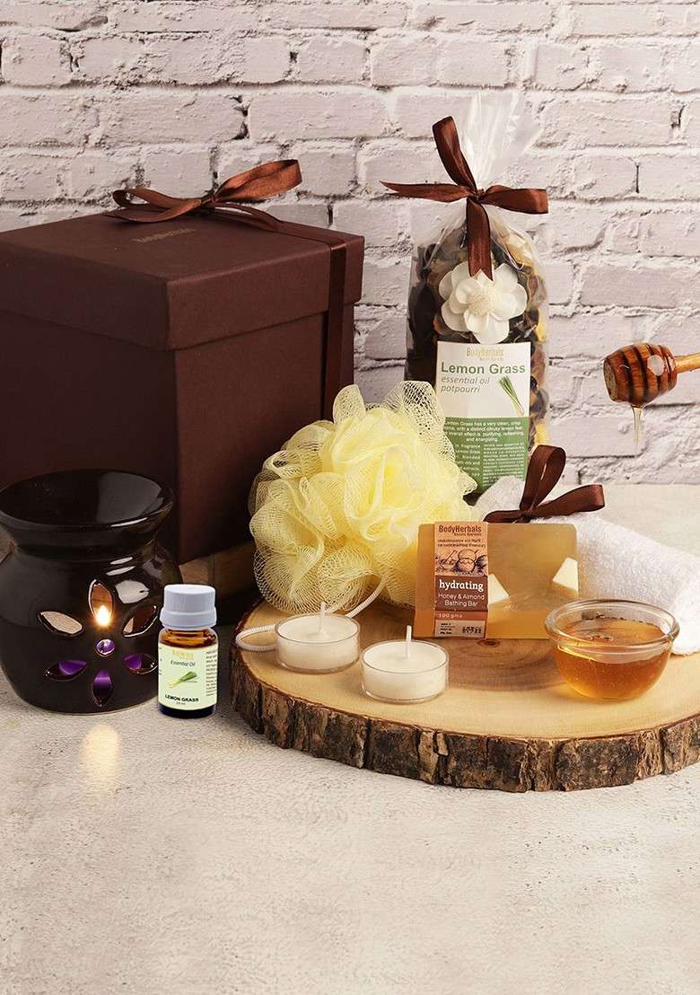 Bodyherbals 7 Pcs Honey Almond Soap Spa Gift Set - Indya