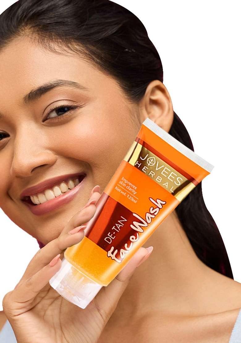 Jovees Herbal De Tan Face Wash With Green Tea Leaf 120 Ml - Indya