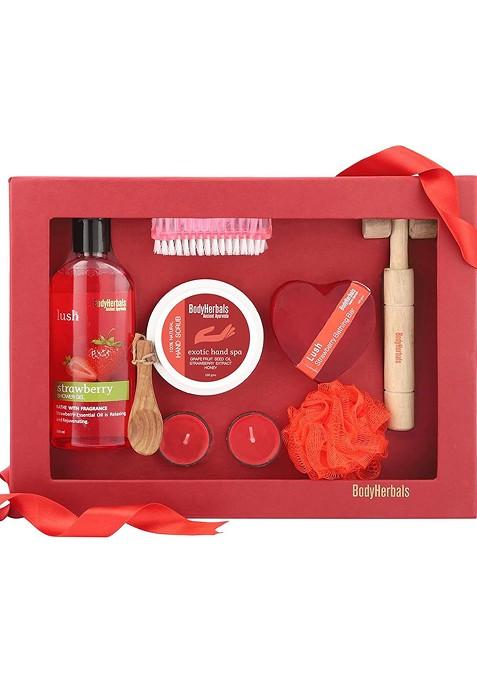 Bodyherbals 8 Pcs Strawberry Essentials Gift Box