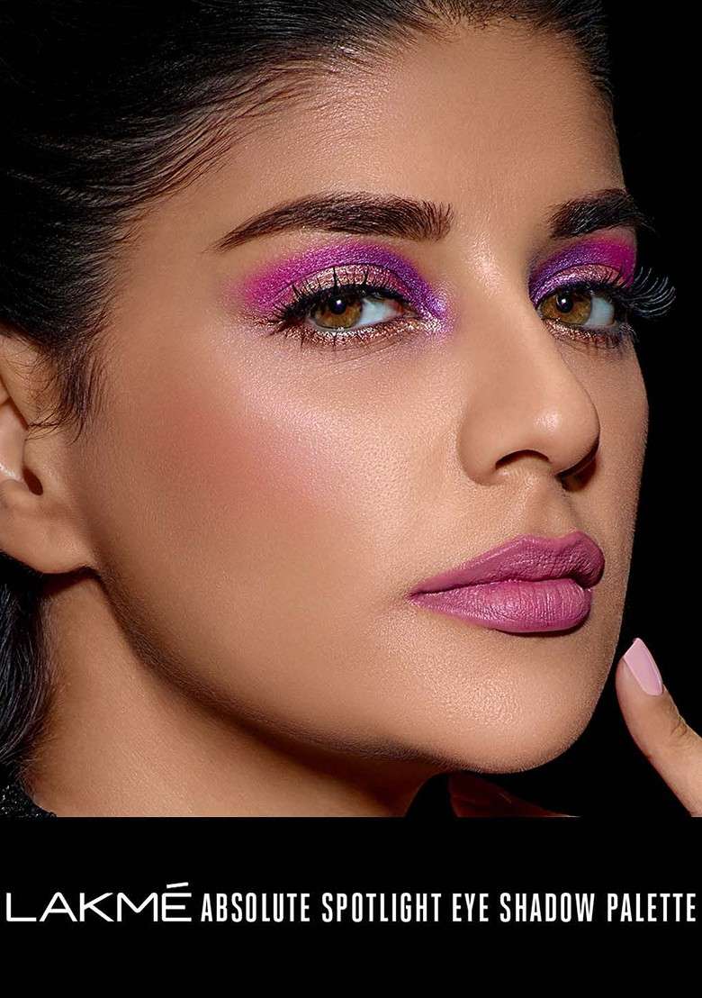 Lakme Glitterati Chroma Chic Eye Shadow Palette For Rich Color Payoff 12G Berry Martini - Indya