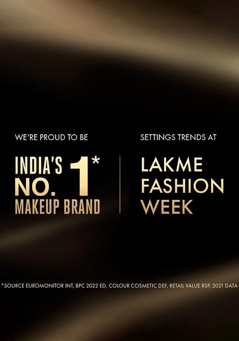 Lakme Face It Weightless Pressed Powder Highlighter With Olive Oil 4G Gold H2