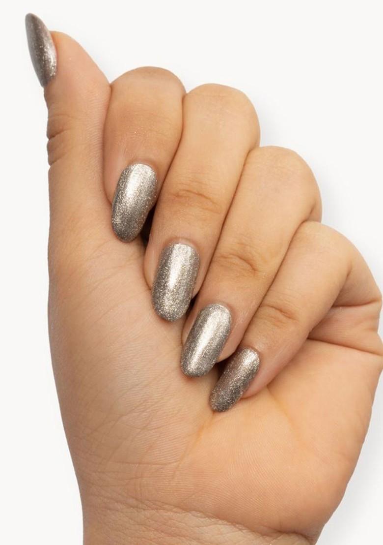 Hyue Chrome Glazed Nail Paint Metallic Combo Chip Resistant With Jojobal Oil