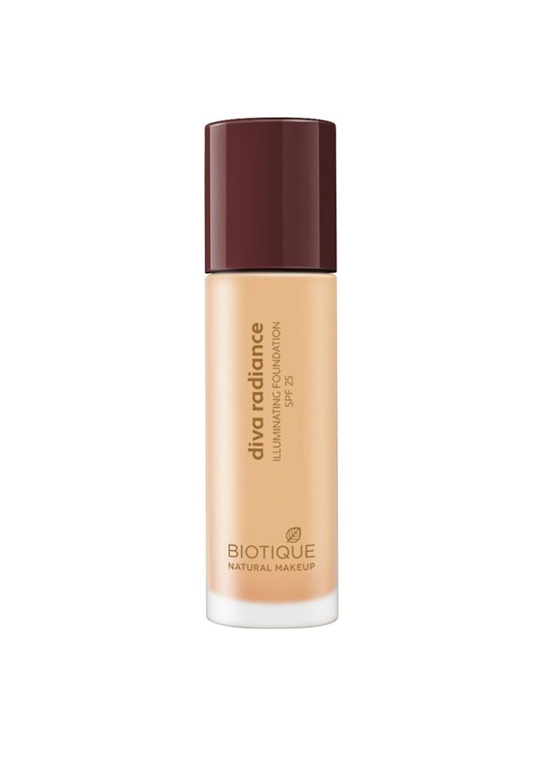 Biotique Natural Makeup Diva Radiance Almond Glow Illuminating Matte Foundation F104