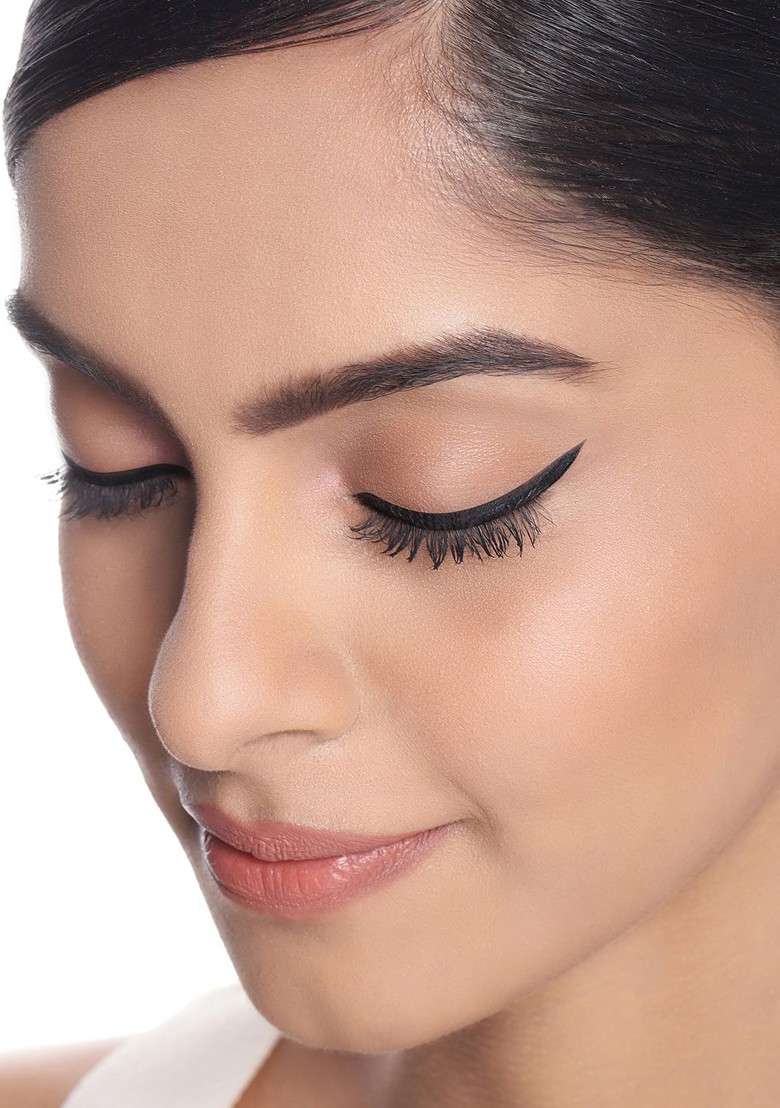 Mamaearth Set Of Long Stay Kajal Glow Serum Foundation Creamy Matte Lipstick - Indya