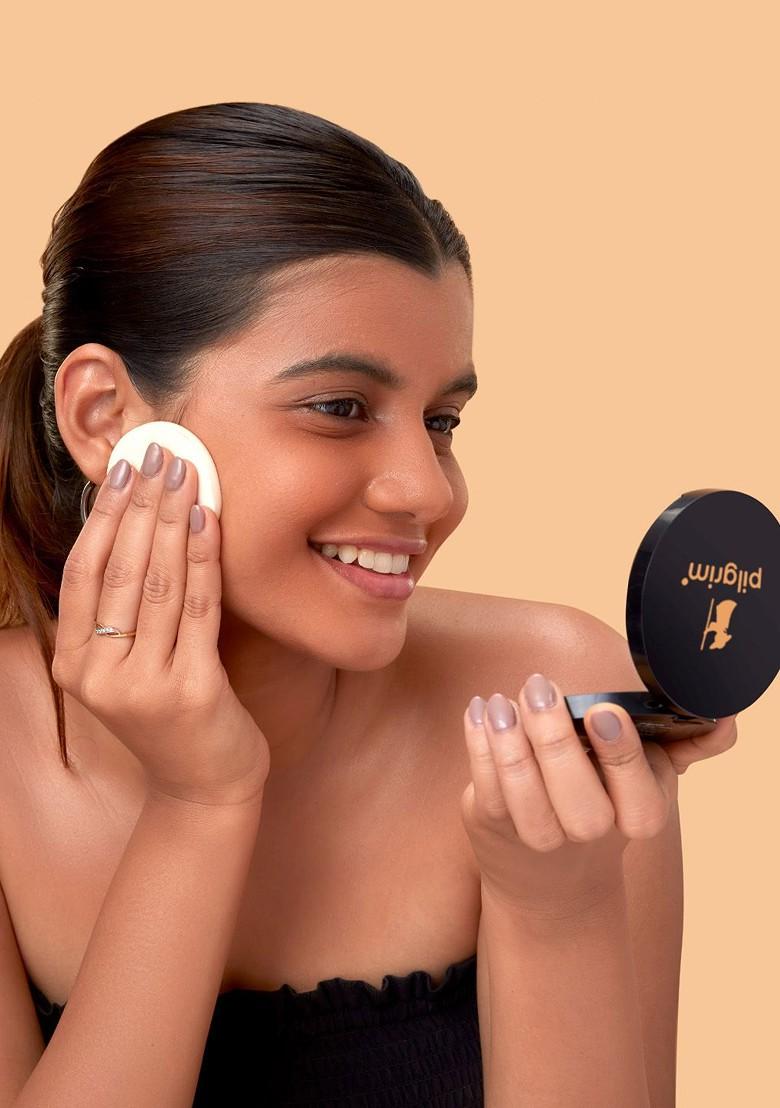 Pilgrim Matte Finish Compact Powder For Radiant Skin 9G Rich Caramel 325