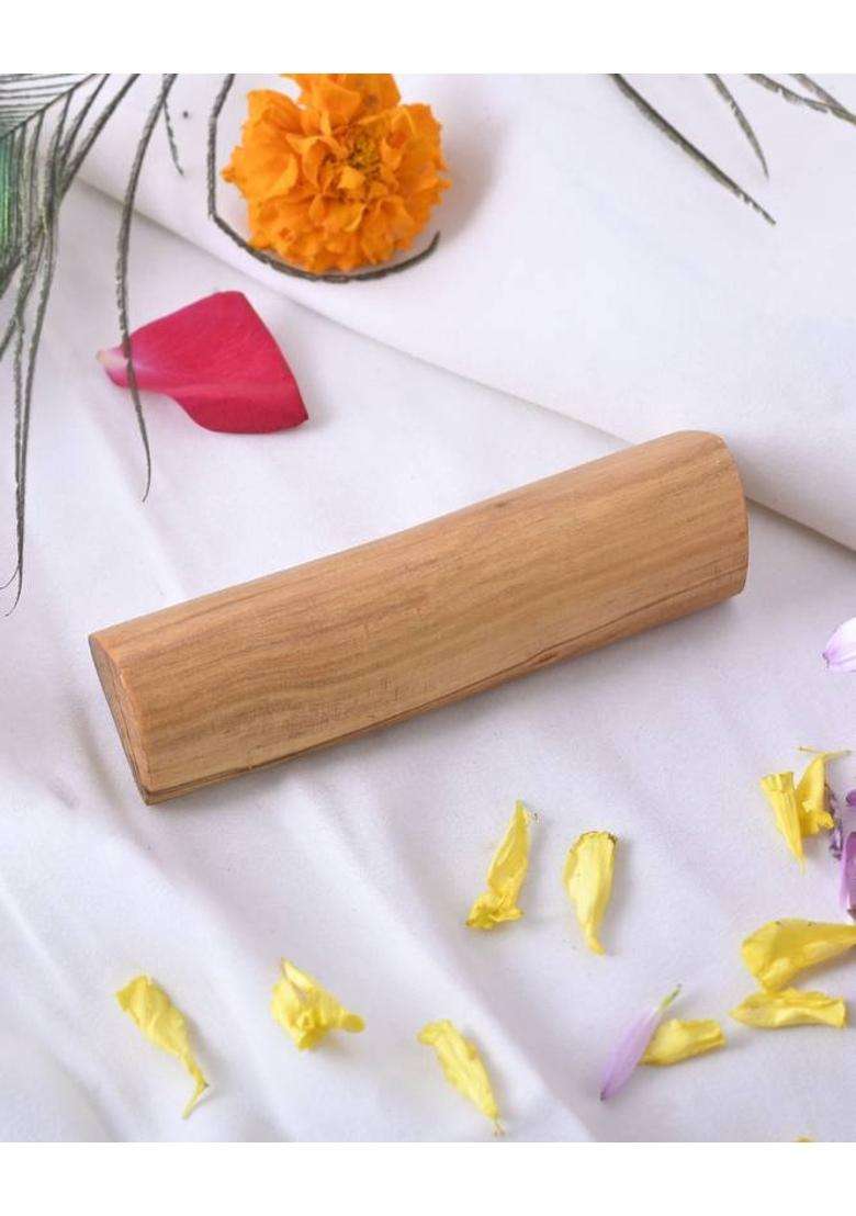 Varenya Arts Safed Sandalwood Stick Scented Natural Chandan Wood Pooja Tilk & Beauty 40-50G - Indya