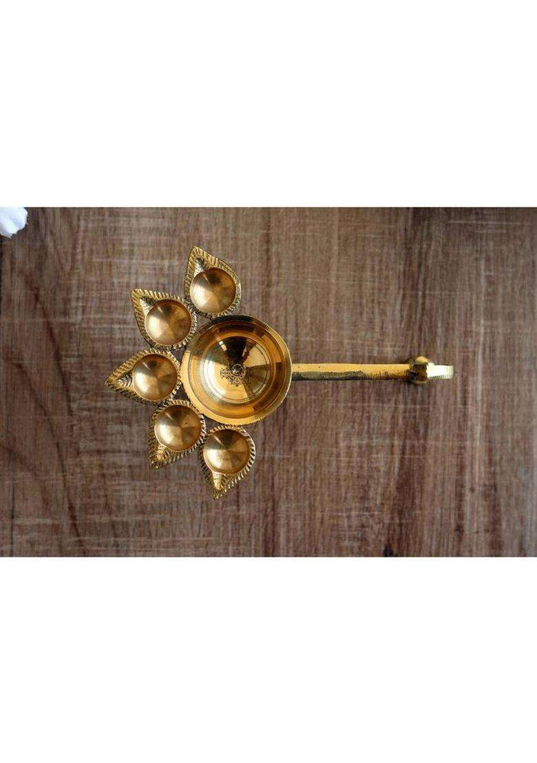 Brass Panch Aarti Diya With Indian Art Villa Cleaning Powder Indianartvilla Antique Design For Home And Tempel Size-5X1.5 Table (Height 2.5 Inch) - Indya