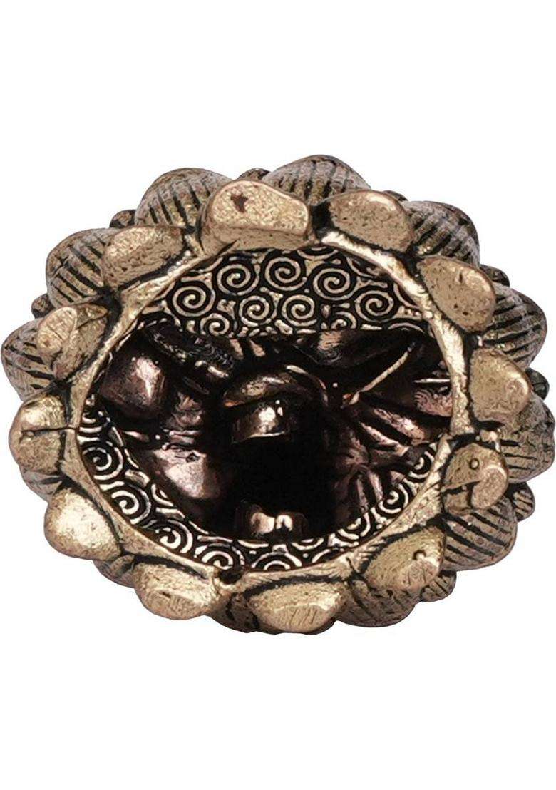 Kalarambh Brass Lakshmi For Home Temple For Pooja Decorative Showpiece - 4.31 Cm(Brass Yellow) - Indya
