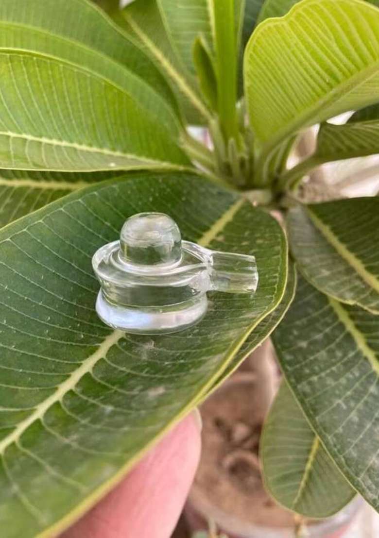 Ss Murti 10-20G Aaa+ Quality Sphatik Crystal Quartz Shivling For Puja & Pooja Decorative Showpiece - 3 Cm(Stone Clear) - Indya