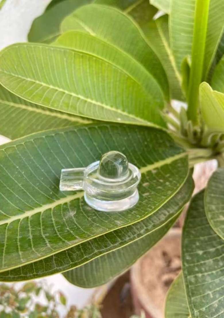 Ss Murti 10-20G Aaa+ Quality Sphatik Crystal Quartz Shivling For Puja & Pooja Decorative Showpiece - 3 Cm(Stone Clear) - Indya