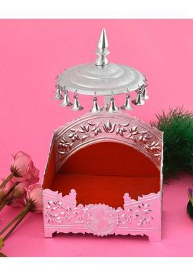 HOUZZPLUS Handicraft Krishna Ladoo / Laddu Bal Gopal White Metal Sihasan Metal Singhasan Ladoo Gopal Singhasan Religious Puja Gifts and Decor Showpiece - Aluminium Home Temple Metal Home Temple Metal Home Temple(Height 20 Pre-assembled)