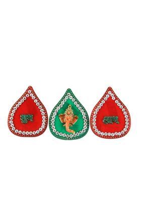 MOISH Decorative Showpiece - 7.5 cm&nbsp;&nbsp;(Brass, Plastic, Red, Green)