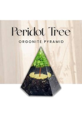 Calminds Peridot Pyramid crystal for home, Vastu Correction, growth ,Chakra Healing Decorative Showpiece - 8 cm&nbsp;&nbsp;(Crystal, Black)