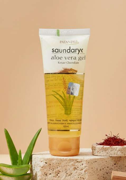 Patanjali Saundarya Aloe Vera Gel Kesar Chandan 2.03 oz (60 ML)