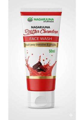 Nagarjuna Raktha Chandan Face Wash 100 g