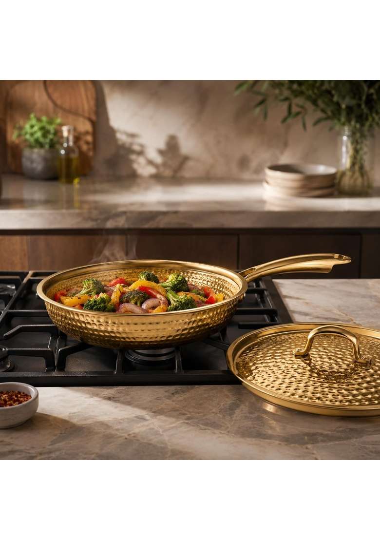 SHIV SHAKTI ARTS Brass Fry Pan with Lid and Long Handle | 2 L | 2.1 Qt | Hammered Finish - Indya