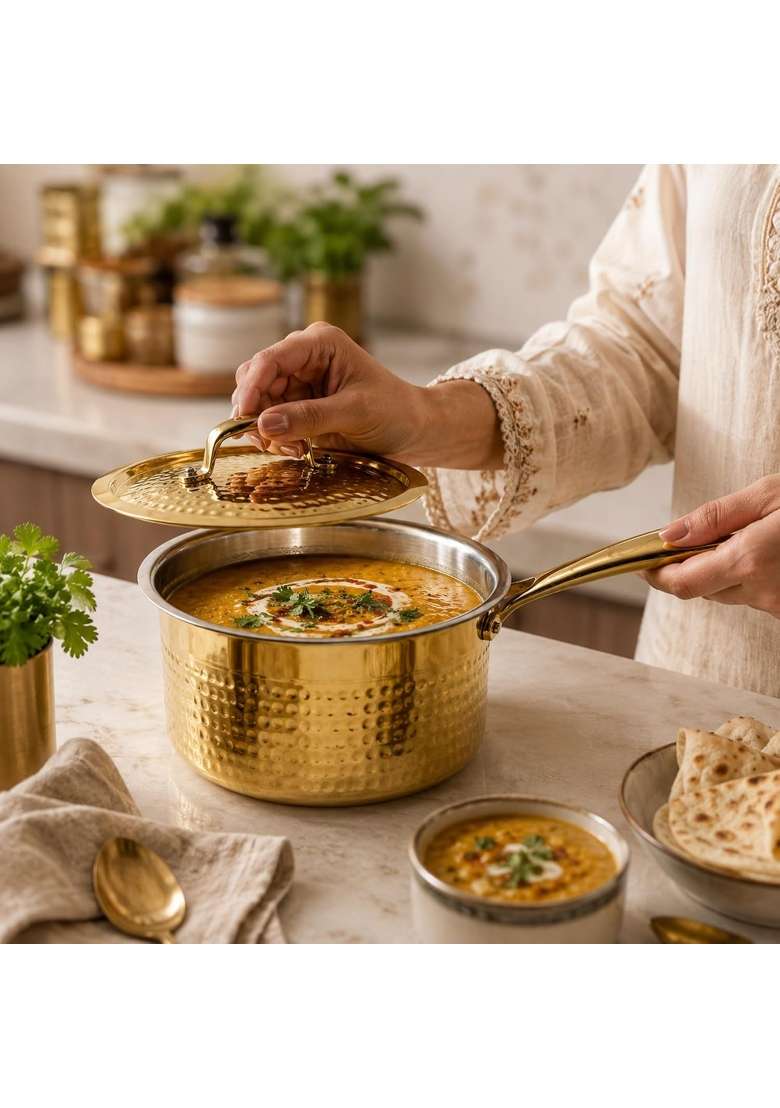 SHIV SHAKTI ARTS Brass Saucepan with Lid and Long Handle | 1.8 L | 1.9 Qt | Hammered Finish - Indya