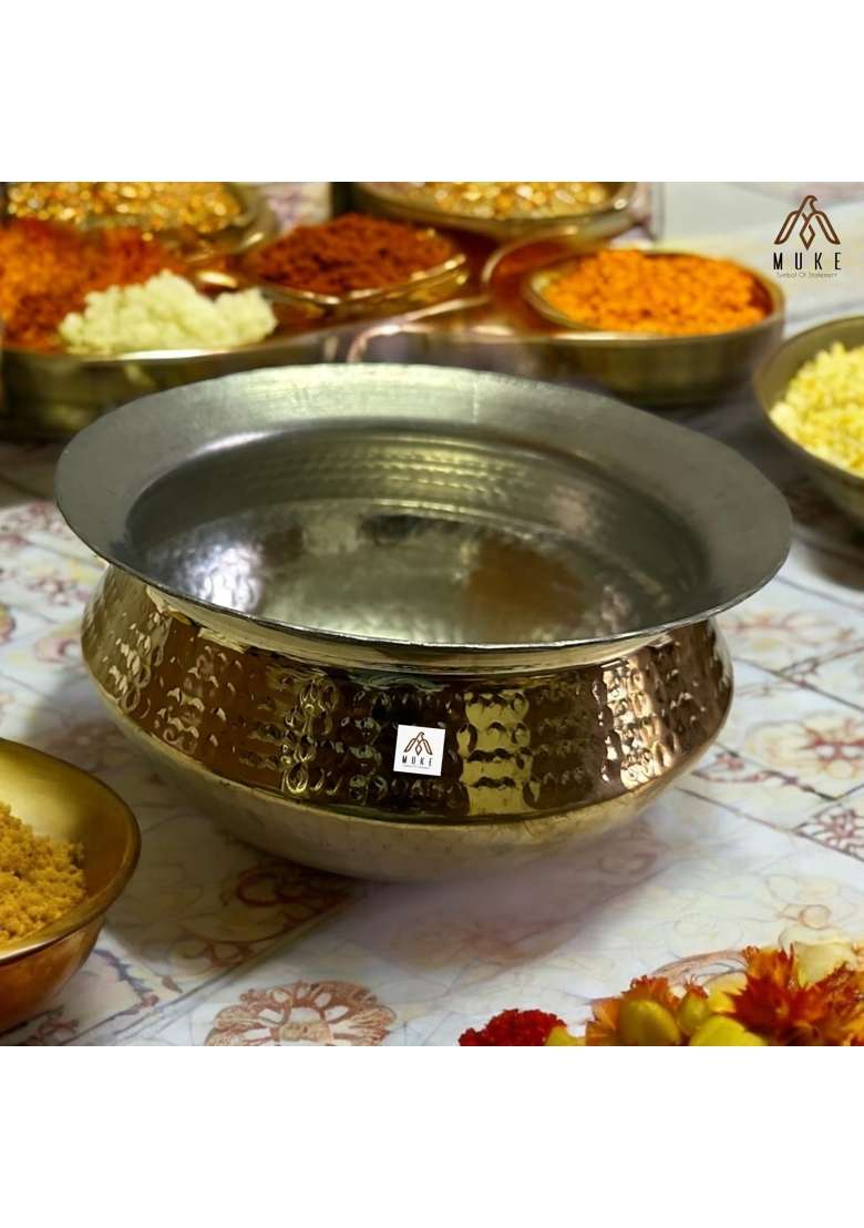 MUKE Brass Handi Sipri with Hammered Shinny Finish for Kitchen Cookwere Pot Patila | 2 L | 2.1 Qt - Indya