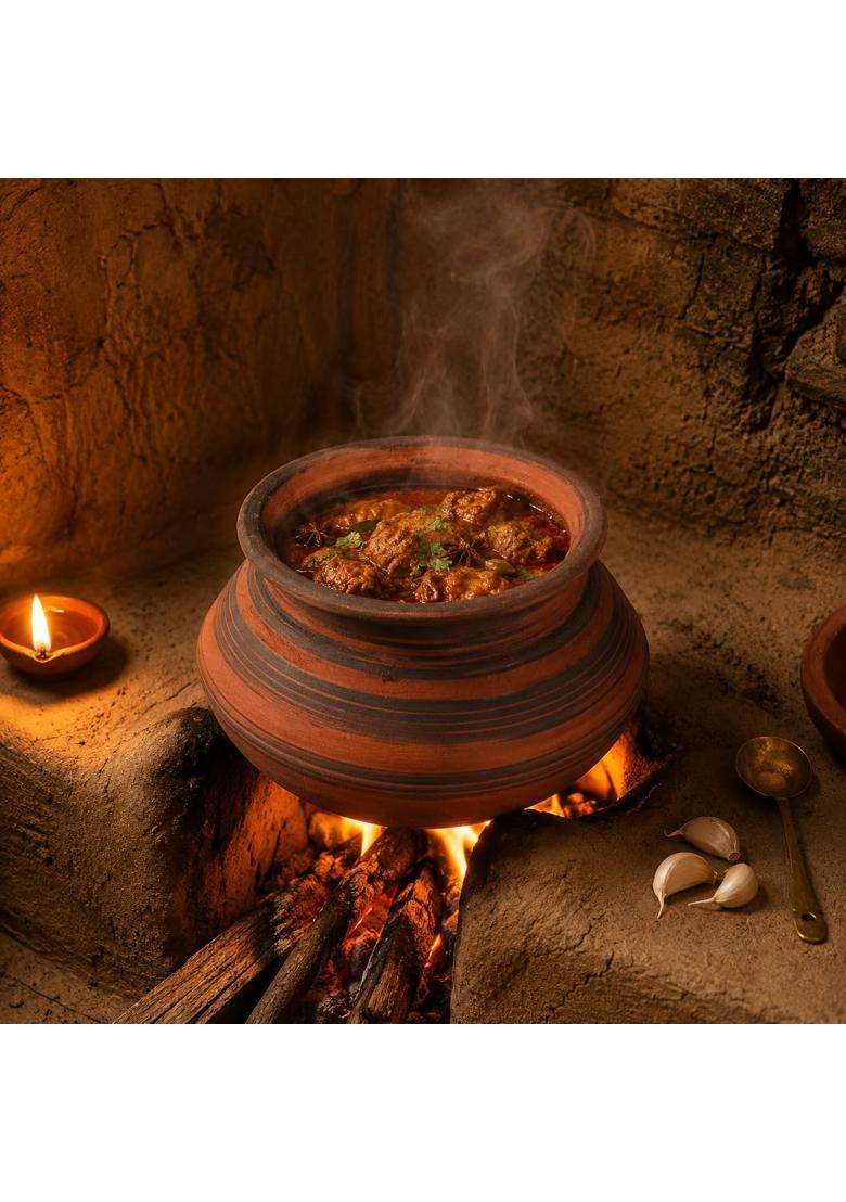 Matti Shree Natural Terracotta Clay Handi for Cooking with Lid | 2 L | 2.1 Qt | Unglazed - Indya