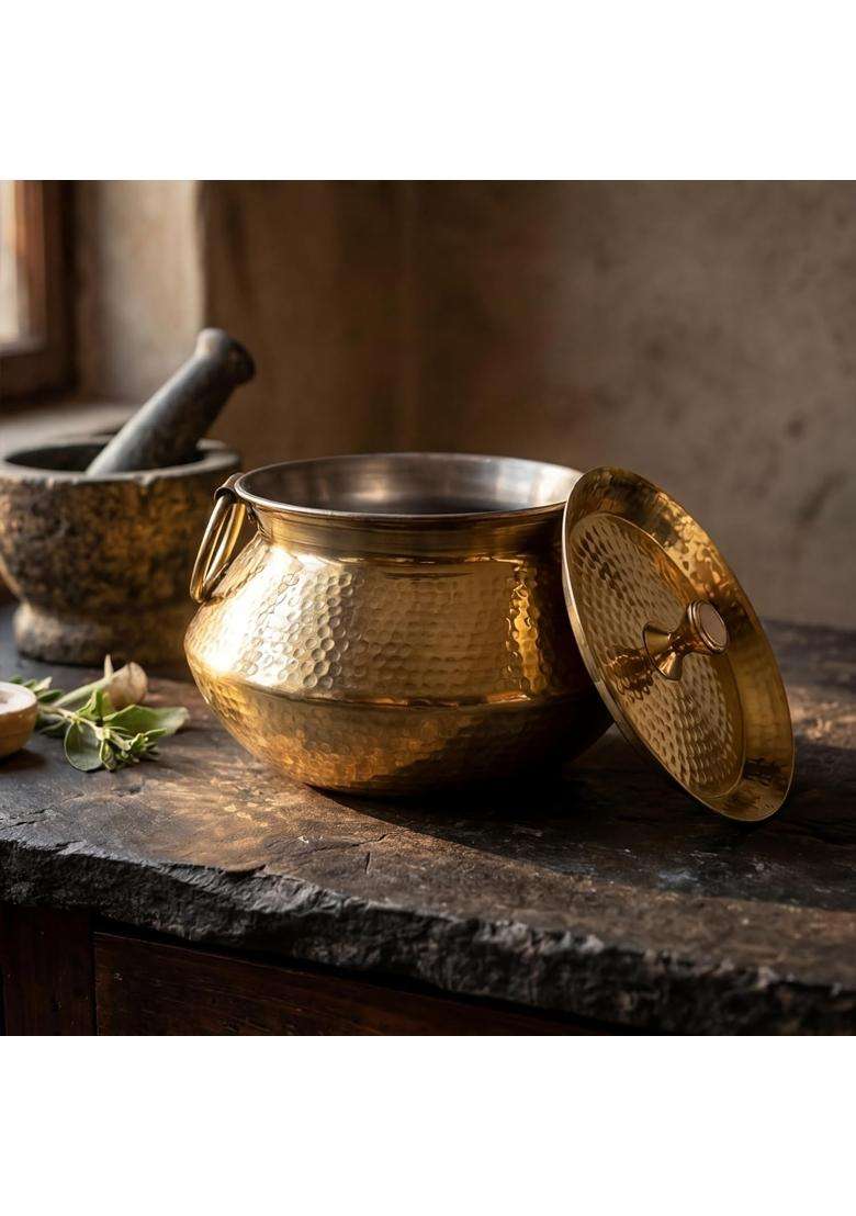 SHIV SHAKTI ARTS Vintage-Style Brass Mughlai Deg Handi with Lid and Ring Handles | 3.5 L | 3.7 Qt | Hammered Finish - Indya