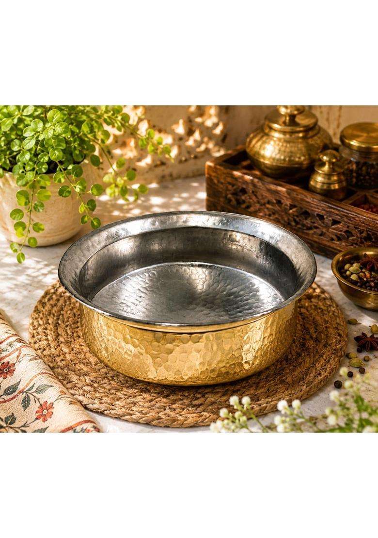 SHAAN mfg. Brass Hammered Lagan Handi for Cooking with Lid and Kalai Inside | 2500 ml | 84.5 fl oz | 2-Piece Set - Indya