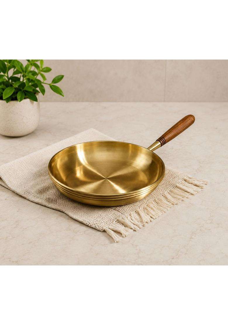 SHAAN mfg. Traditional Brass Frying Pan with Wooden Handle | 1000 ml | 33.8 fl oz | 15.5 Inch - Indya