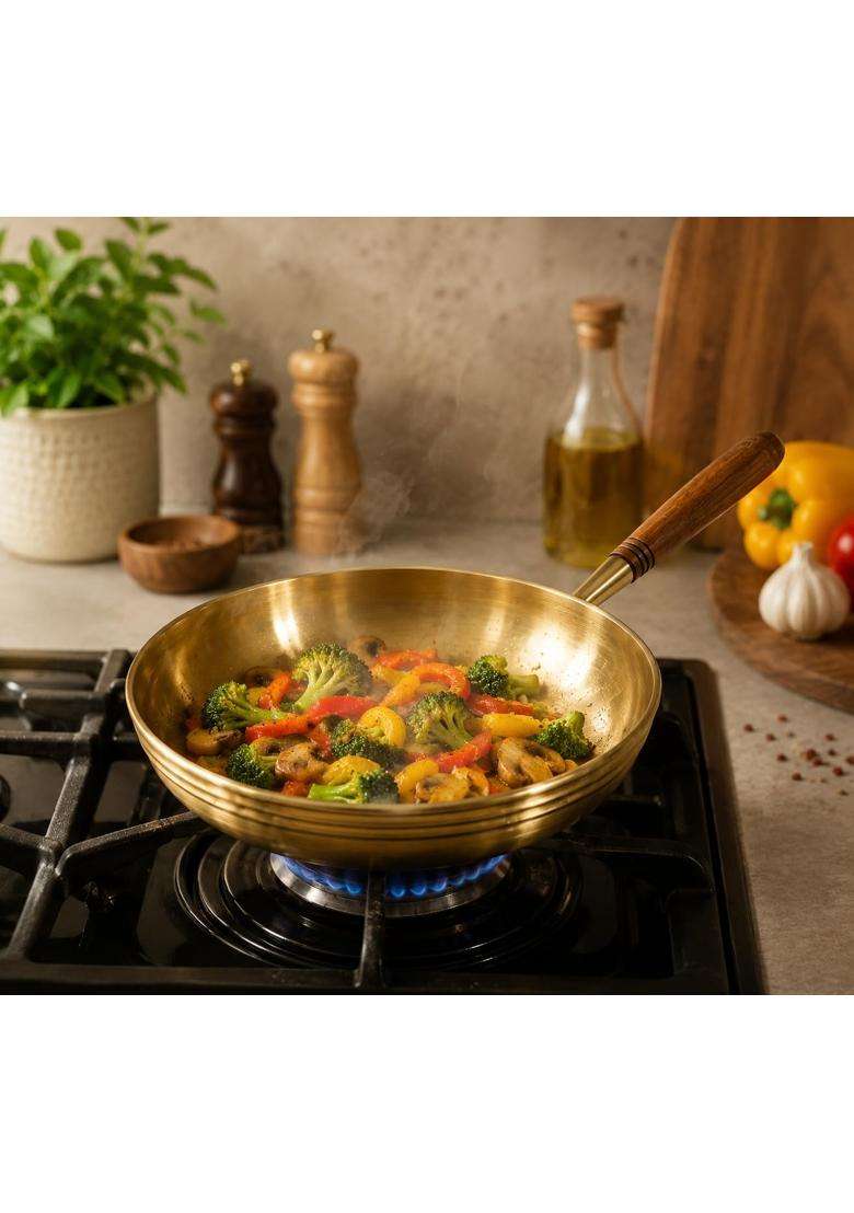 SHAAN mfg. Traditional Brass Frying Pan with Wooden Handle | 1000 ml | 33.8 fl oz | 15.5 Inch - Indya