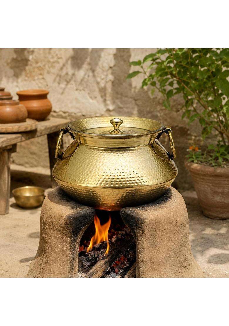 SHIV SHAKTI ARTS Vintage-Style Brass Mughlai Deg Handi Cooking Pot with Lids and Ring Handles | 3.5 L | 3.7 Qt | 2-Piece Set | Hammered Finish | With Lid - Indya