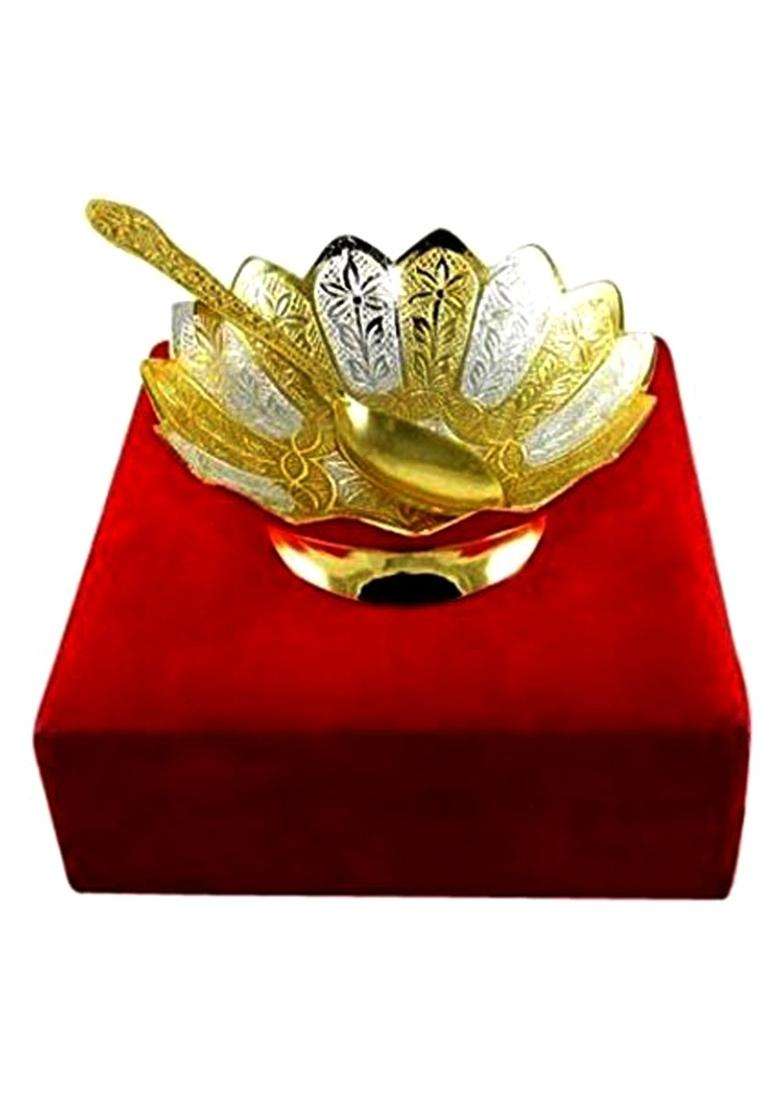 Prisha India Craft Silver and Gold Plated on Brass Designer Dry-Fruit Bowl Serving Set with Velvet | 100 ml | 3.4 fl oz - Indya