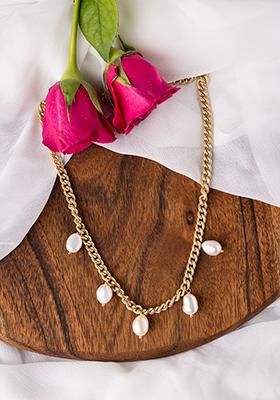 Gold White Pearl Short Necklace 