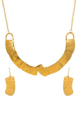 Gold Textured Contemporary Choker Necklace Set