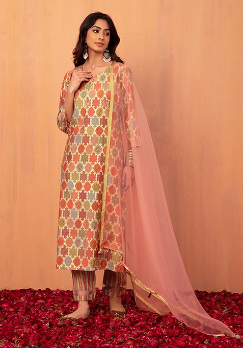 Peach Foil Print Muslin Kurta With Pants And Dupatta (Set of 3)