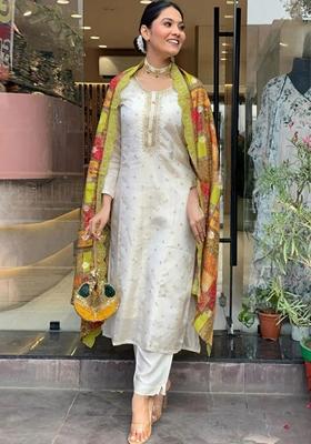 Women White Viscose Jacquard Kurta Set With Dupatta Embroidery Work